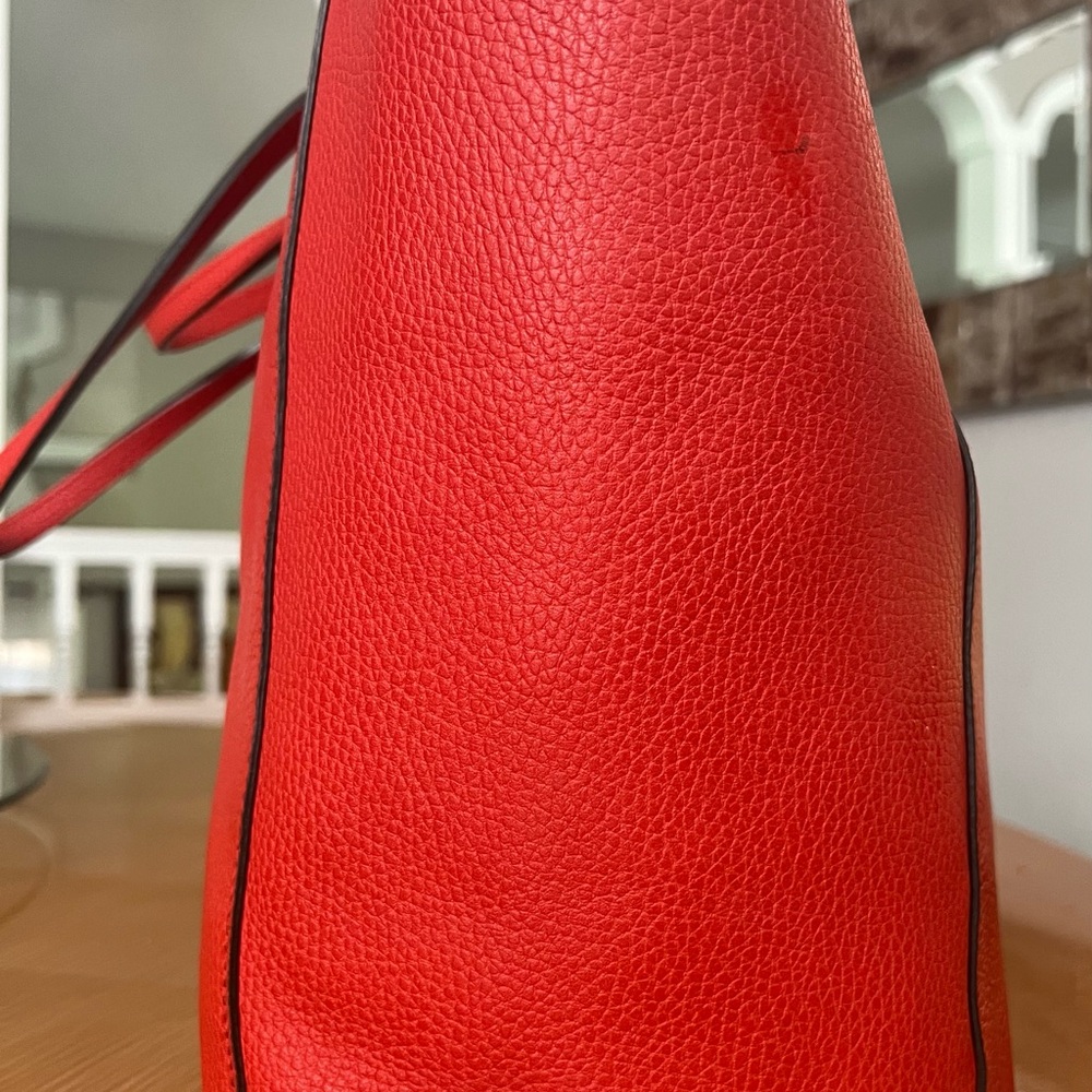 GUCCI Leather Swing Tote Bag Red Gold Hardware Large - Picture 4 of 16